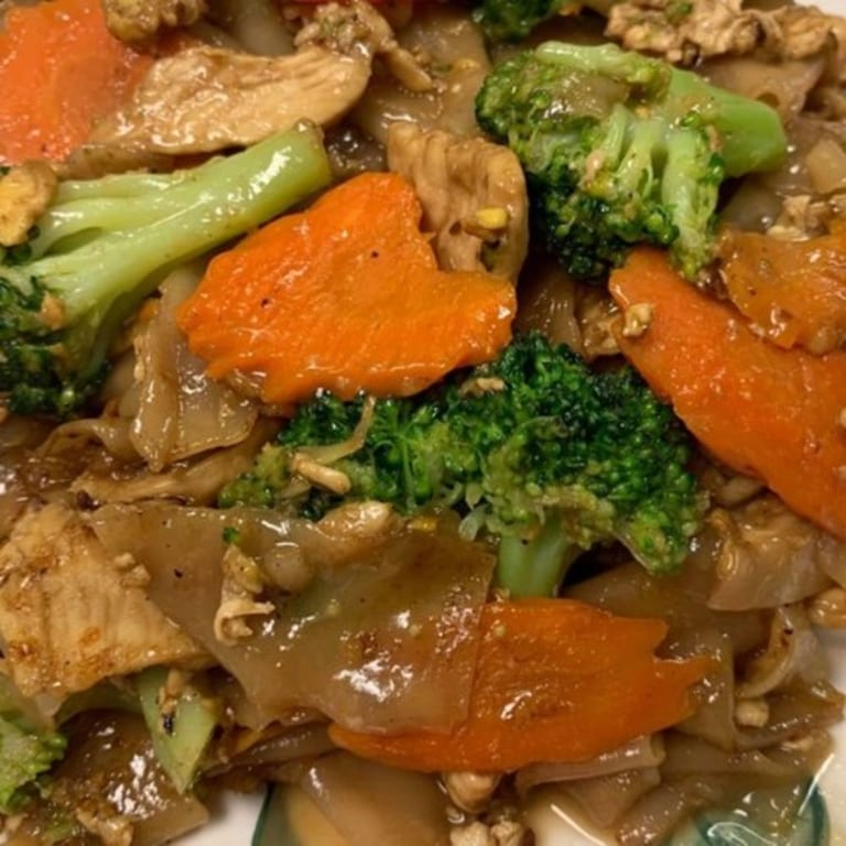 Delicious Pad See Ew and More Thai Noodles