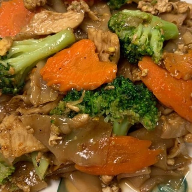 32. Pad See Ew.